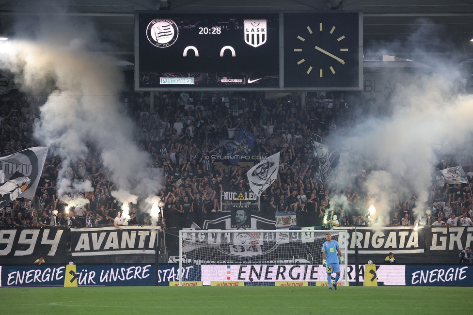 Sturm Graz - LASK
Oesterreichische Fussball Bundesliga, 5. Runde, SK Sturm Graz - LASK, Stadion Liebenau Graz, 20.08.2022. 

Foto zeigt Fans von Sturm
Schlüsselwörter: brigata pyrotechnik