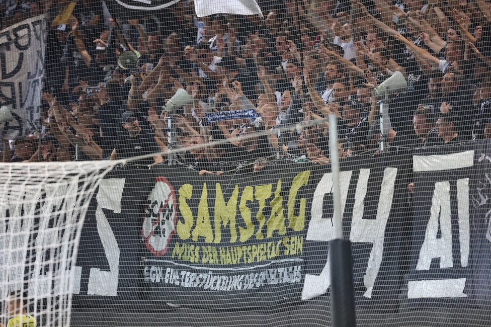 Sturm Graz - LASK
Oesterreichische Fussball Bundesliga, 5. Runde, SK Sturm Graz - LASK, Stadion Liebenau Graz, 20.08.2022. 

Foto zeigt Fans von Sturm mit einem Spruchband
Schlüsselwörter: samstag