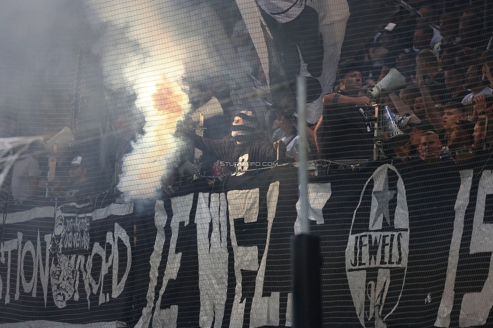 Sturm Graz - LASK
Oesterreichische Fussball Bundesliga, 5. Runde, SK Sturm Graz - LASK, Stadion Liebenau Graz, 20.08.2022. 

Foto zeigt Fans von Sturm
Schlüsselwörter: jewels pyrotechnik