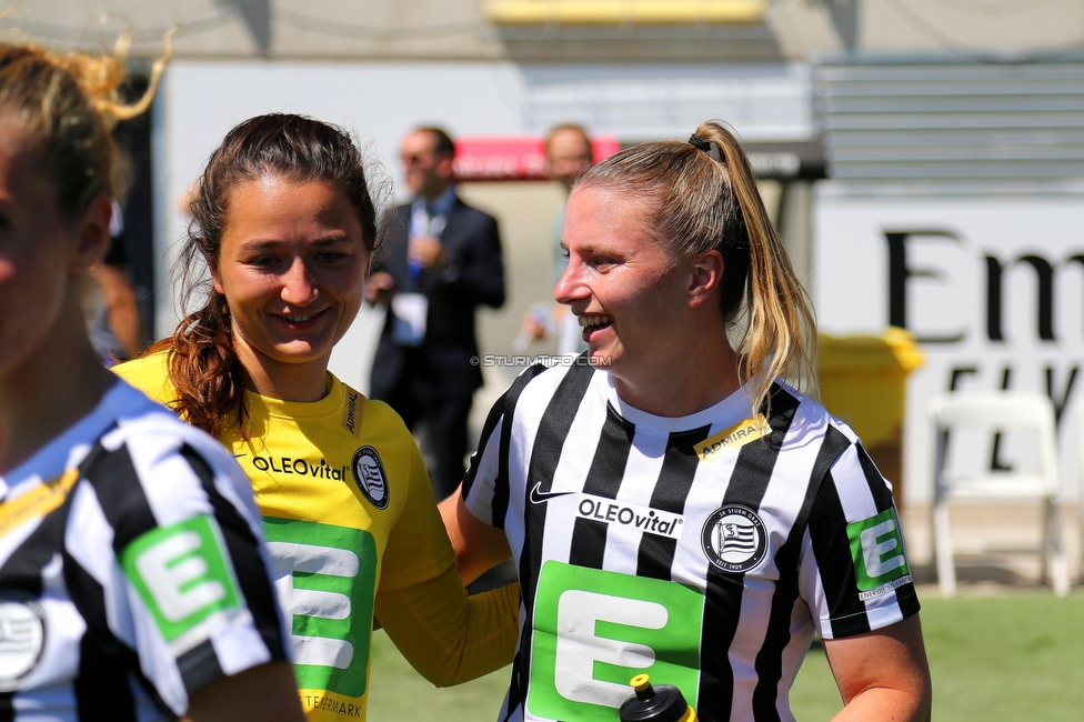 Sturm Damen - Tomiris-Turan
UEFA Champions League Qualifikation, 1. Runde, SK Sturm Graz Damen -  FC Tomiris-Turan, Estadio Alfredo Di Stefano Madrid, 21.08.2022. 

Foto zeigt Vanessa Gritzner (Sturm Damen) und Julia Matuschewski (Sturm Damen)
