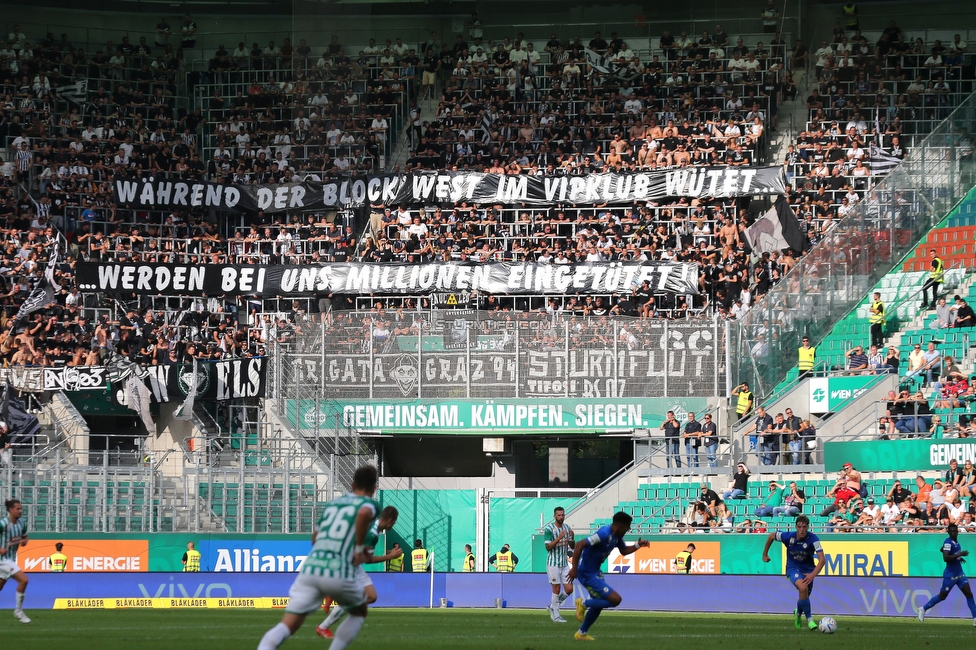 Rapid Wien - Sturm Graz
Oesterreichische Fussball Bundesliga, 6. Runde, SK Rapid Wien - SK Sturm Graz, Allianz Stadion Wien, 28.08.2022. 

Foto zeigt Fans von Sturm mit einem Spruchband
