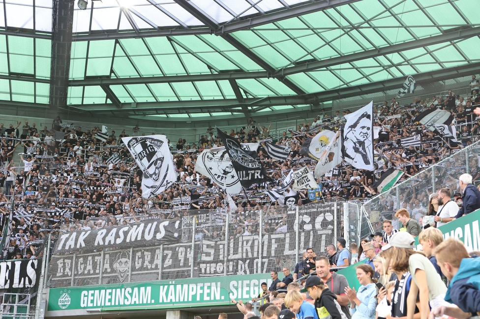 Rapid Wien - Sturm Graz
Oesterreichische Fussball Bundesliga, 6. Runde, SK Rapid Wien - SK Sturm Graz, Weststadion Wien, 28.08.2022. 

Foto zeigt die Mannschaft von Sturm und Fans von Sturm
Schlüsselwörter: jubel