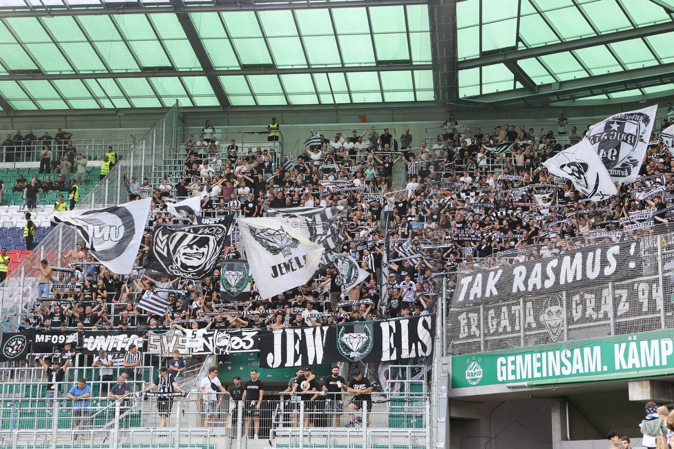 Rapid Wien - Sturm Graz
Oesterreichische Fussball Bundesliga, 6. Runde, SK Rapid Wien - SK Sturm Graz, Weststadion Wien, 28.08.2022. 

Foto zeigt die Mannschaft von Sturm und Fans von Sturm
Schlüsselwörter: jubel