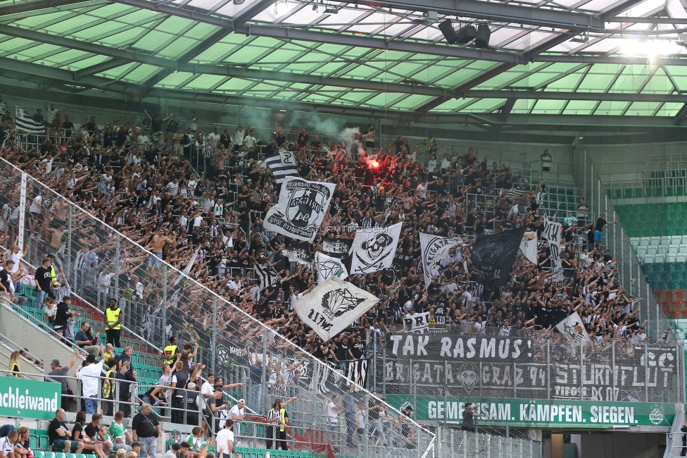 Rapid Wien - Sturm Graz
Oesterreichische Fussball Bundesliga, 6. Runde, SK Rapid Wien - SK Sturm Graz, Allianz Stadion Wien, 28.08.2022. 

Foto zeigt Fans von Sturm mit Pyrotechnik
