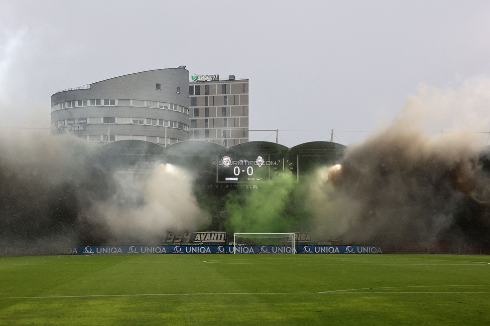 Sturm Graz - Austria Salzburg
OEFB Cup, 2. Runde, SK Sturm Graz - SV Austria Salzburg, Stadion Liebenau Graz, 29.08.2022. 

Foto zeigt Fans von Sturm mit einer Choreografie
Schlüsselwörter: pyrotechnik