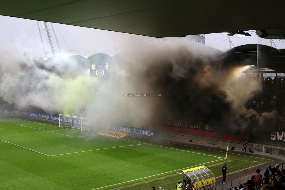 Sturm Graz - Austria Salzburg
OEFB Cup, 2. Runde, SK Sturm Graz - SV Austria Salzburg, Stadion Liebenau Graz, 29.08.2022. 

Foto zeigt Fans von Sturm mit einer Choreografie
Schlüsselwörter: pyrotechnik