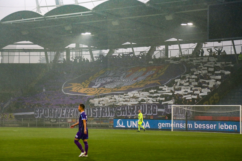 Sturm Graz - Austria Salzburg
OEFB Cup, 2. Runde, SK Sturm Graz - SV Austria Salzburg, Stadion Liebenau Graz, 29.08.2022. 

Foto zeigt Fans von Salzburg mit einer Choreografie
