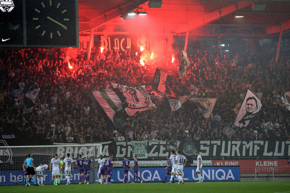 Sturm Graz - Austria Salzburg
OEFB Cup, 2. Runde, SK Sturm Graz - SV Austria Salzburg, Stadion Liebenau Graz, 29.08.2022. 

Foto zeigt Fans von Sturm
Schlüsselwörter: blackstorm sturmflut pyrotechnik