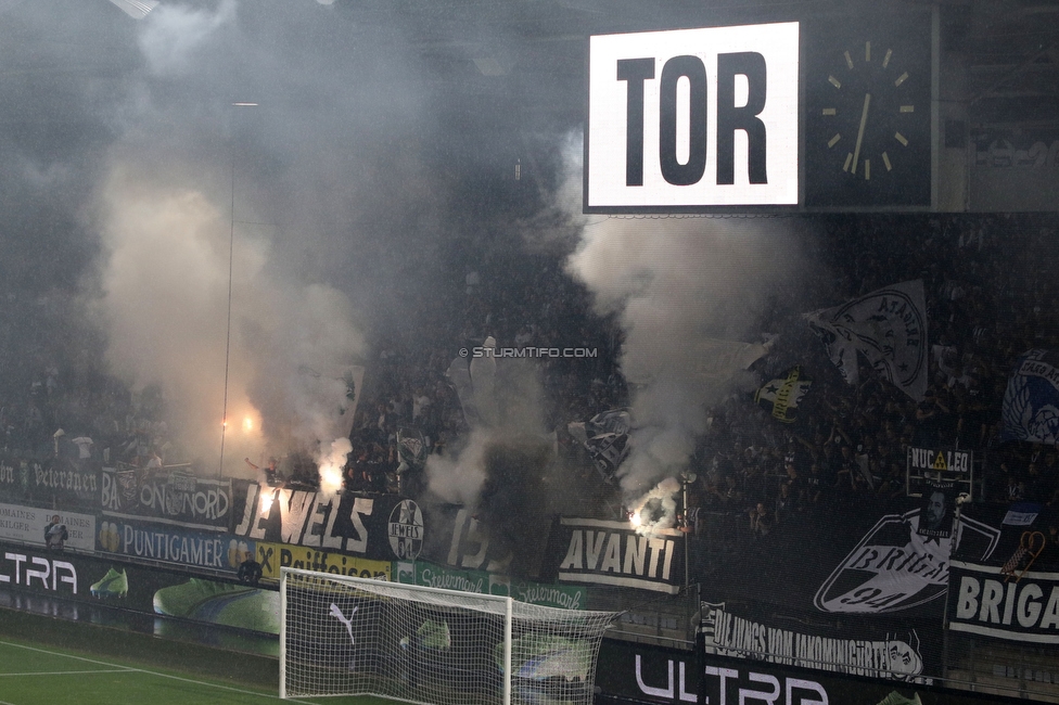 Sturm Graz - Austria Salzburg
OEFB Cup, 2. Runde, SK Sturm Graz - SV Austria Salzburg, Stadion Liebenau Graz, 29.08.2022. 

Foto zeigt Fans von Sturm
Schlüsselwörter: jewels pyrotechnik