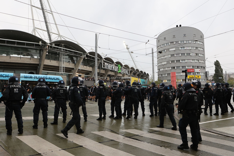 Sturm Graz - Austria Salzburg
OEFB Cup, 2. Runde, SK Sturm Graz - SV Austria Salzburg, Stadion Liebenau Graz, 29.08.2022. 

Foto zeigt Polizei
