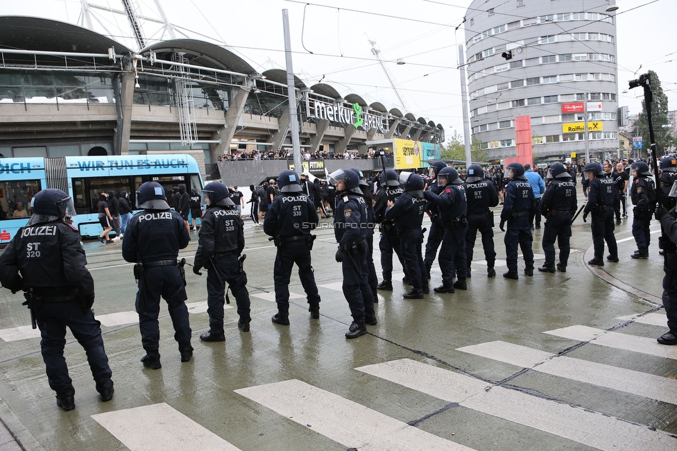 Sturm Graz - Austria Salzburg
OEFB Cup, 2. Runde, SK Sturm Graz - SV Austria Salzburg, Stadion Liebenau Graz, 29.08.2022. 

Foto zeigt Polizei
