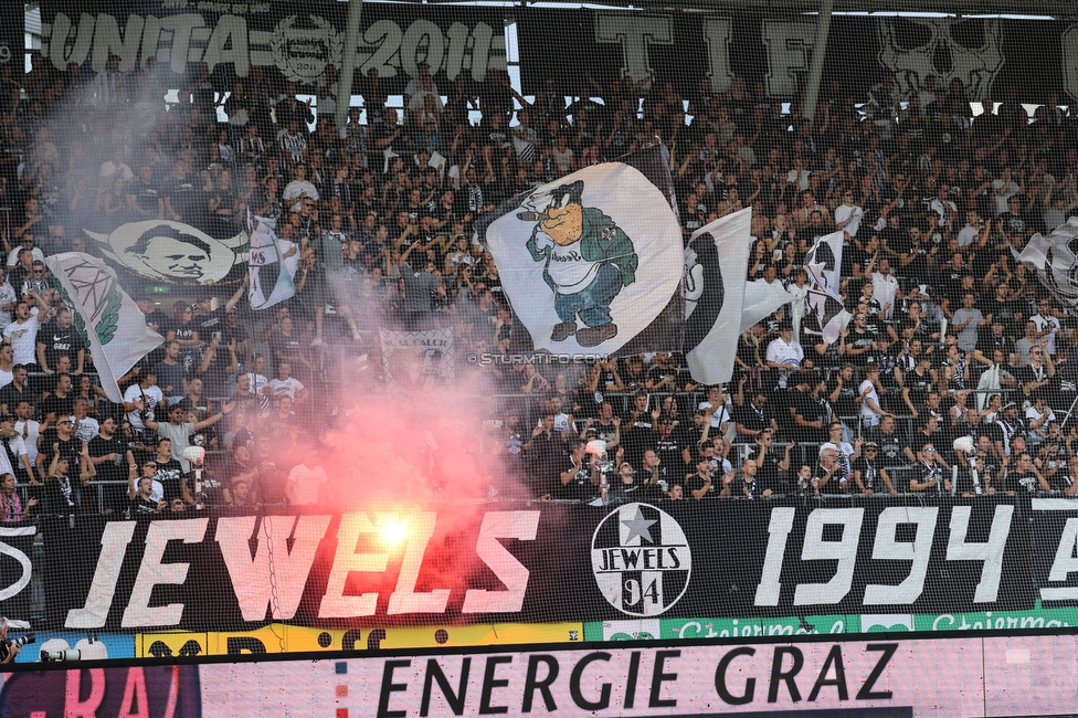 Sturm Graz - Hartberg
Oesterreichische Fussball Bundesliga, 7. Runde, SK Sturm Graz - TSV Hartberg, Stadion Liebenau Graz, 03.09.2022. 

Foto zeigt Fans von Sturm
Schlüsselwörter: jewels pyrotechnik