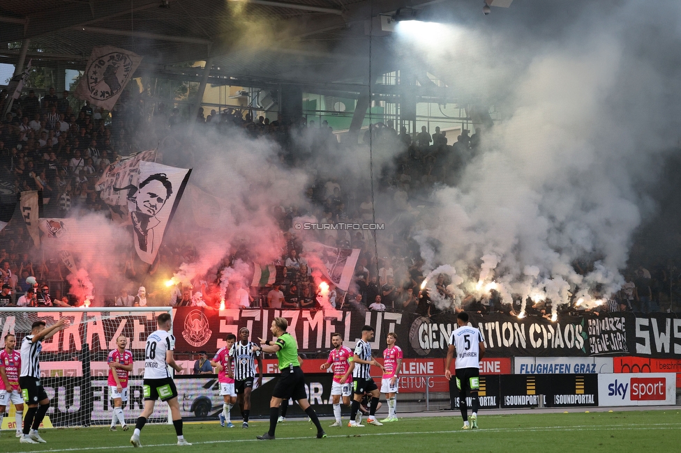 Sturm Graz - Hartberg
Oesterreichische Fussball Bundesliga, 7. Runde, SK Sturm Graz - TSV Hartberg, Stadion Liebenau Graz, 03.09.2022. 

Foto zeigt Fans von Sturm
Schlüsselwörter: generationchaos sturmflut pyrotechnik