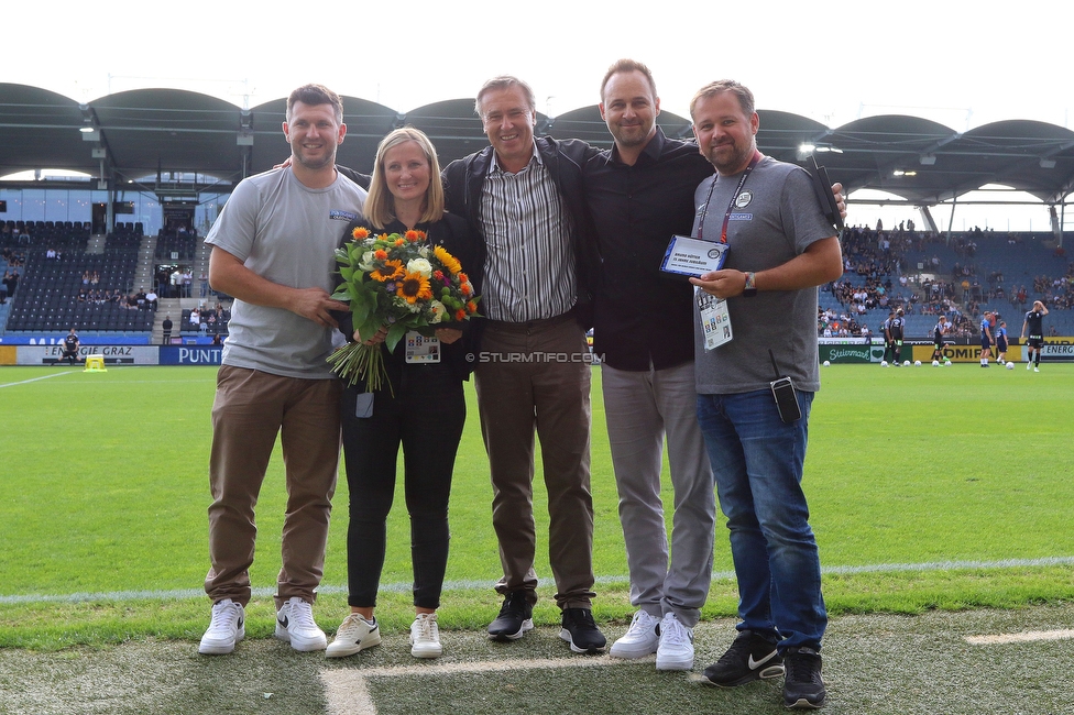 Sturm Graz - Hartberg
Oesterreichische Fussball Bundesliga, 7. Runde, SK Sturm Graz - TSV Hartberg, Stadion Liebenau Graz, 03.09.2022. 

Foto zeigt Andreas Schicker (sportl. Geschaeftsfuehrer Sturm), Daniela Friedl (Leitung Sponsoring Sturm), Christian Jauk (Praesident Sturm), Thomas Tebbich (wirtsch. Geschaeftsfuehrer Sturm) und Bruno Huetter (Sicherheitschef Sturm)
