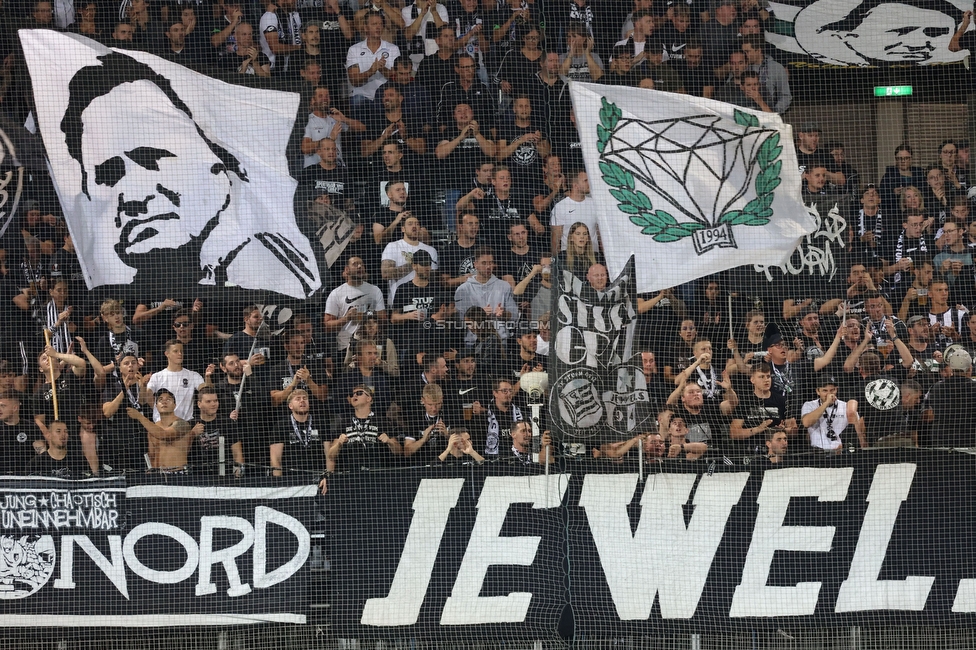 Sturm Graz - Midtjylland
UEFA Europa League Gruppenphase 1. Spieltag, SK Sturm Graz - FC Midtjylland, Stadion Liebenau Graz, 08.09.2022.

Foto zeigt Fans von Sturm
Schlüsselwörter: jewels