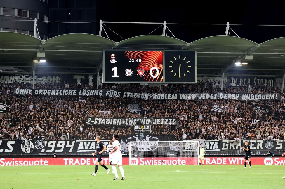 Sturm Graz - Midtjylland
UEFA Europa League Gruppenphase 1. Spieltag, SK Sturm Graz - FC Midtjylland, Stadion Liebenau Graz, 08.09.2022. 

Foto zeigt Fans von Sturm mit einem Spruchband
Schlüsselwörter: sturmstadion