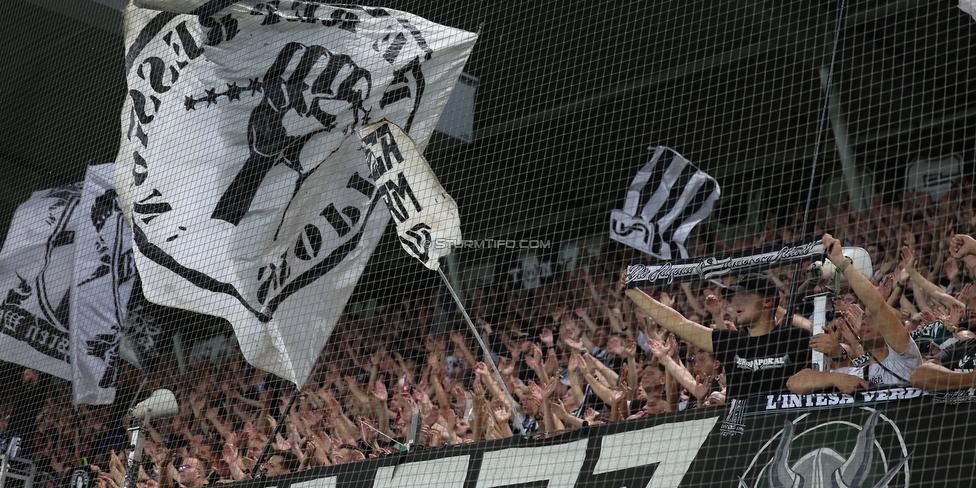 Sturm Graz - Midtjylland
UEFA Europa League Gruppenphase 1. Spieltag, SK Sturm Graz - FC Midtjylland, Stadion Liebenau Graz, 08.09.2022. 

Foto zeigt Fans von Sturm
