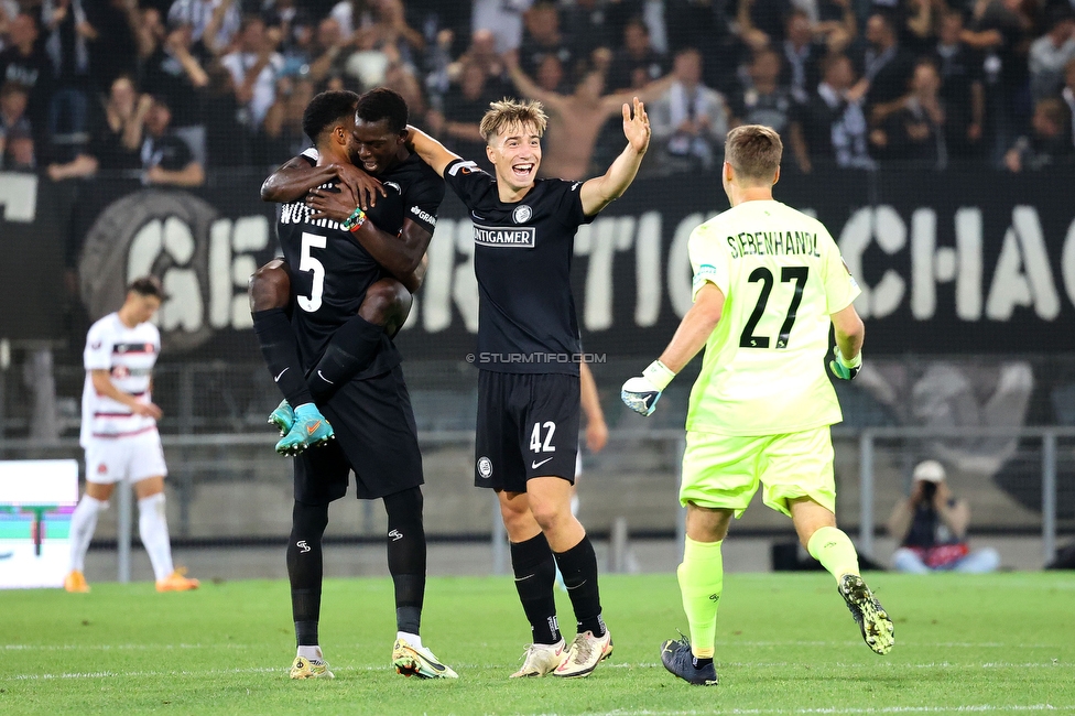 Sturm Graz - Midtjylland
UEFA Europa League Gruppenphase 1. Spieltag, SK Sturm Graz - FC Midtjylland, Stadion Liebenau Graz, 08.09.2022. 

Foto zeigt Gregory Wuethrich (Sturm), Amadou Dante (Sturm), David Affengruber (Sturm) und Joerg Siebenhandl (Sturm)
