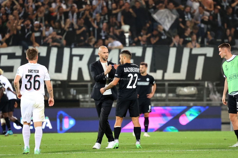 Sturm Graz - Midtjylland
UEFA Europa League Gruppenphase 1. Spieltag, SK Sturm Graz - FC Midtjylland, Stadion Liebenau Graz, 08.09.2022. 

Foto zeigt Christian Ilzer (Cheftrainer Sturm) und Jusuf Gazibegovic (Sturm)
