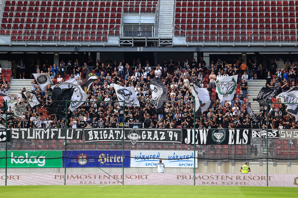 Klagenfurt - Sturm Graz
Oesterreichische Fussball Bundesliga, 8. Runde, SK Austria Klagenfurt - SK Sturm Graz, Woerthersee Stadion Wien, 11.09.2022. 

Foto zeigt Fans von Sturm
