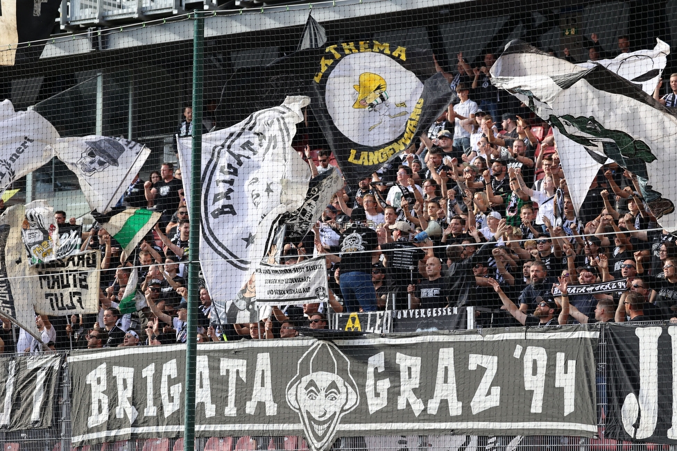 Klagenfurt - Sturm Graz
Oesterreichische Fussball Bundesliga, 8. Runde, SK Austria Klagenfurt - SK Sturm Graz, Woerthersee Stadion Wien, 11.09.2022. 

Foto zeigt Fans von Sturm
Schlüsselwörter: brigata