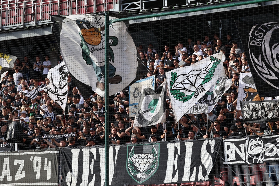 Klagenfurt - Sturm Graz
Oesterreichische Fussball Bundesliga, 8. Runde, SK Austria Klagenfurt - SK Sturm Graz, Woerthersee Stadion Wien, 11.09.2022. 

Foto zeigt Fans von Sturm
Schlüsselwörter: jewels