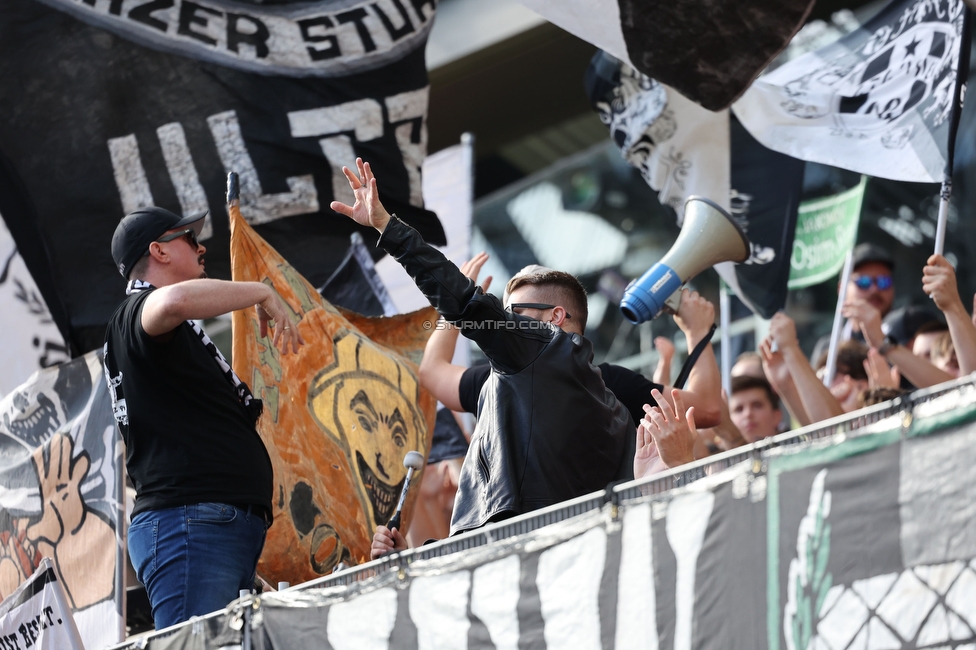 Klagenfurt - Sturm Graz
Oesterreichische Fussball Bundesliga, 8. Runde, SK Austria Klagenfurt - SK Sturm Graz, Woerthersee Stadion Wien, 11.09.2022. 

Foto zeigt Fans von Sturm
Schlüsselwörter: brigata vorsaenger