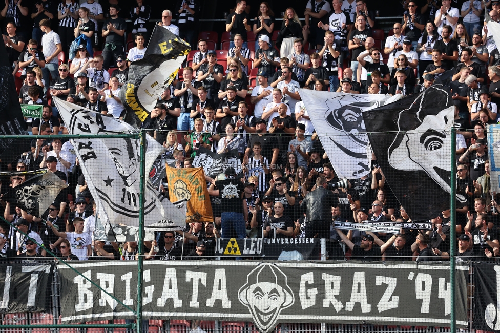 Klagenfurt - Sturm Graz
Oesterreichische Fussball Bundesliga, 8. Runde, SK Austria Klagenfurt - SK Sturm Graz, Woerthersee Stadion Wien, 11.09.2022. 

Foto zeigt Fans von Sturm
Schlüsselwörter: brigata