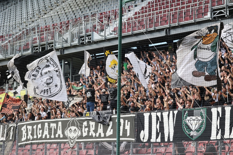 Klagenfurt - Sturm Graz
Oesterreichische Fussball Bundesliga, 8. Runde, SK Austria Klagenfurt - SK Sturm Graz, Woerthersee Stadion Wien, 11.09.2022. 

Foto zeigt Fans von Sturm
Schlüsselwörter: brigata jewels