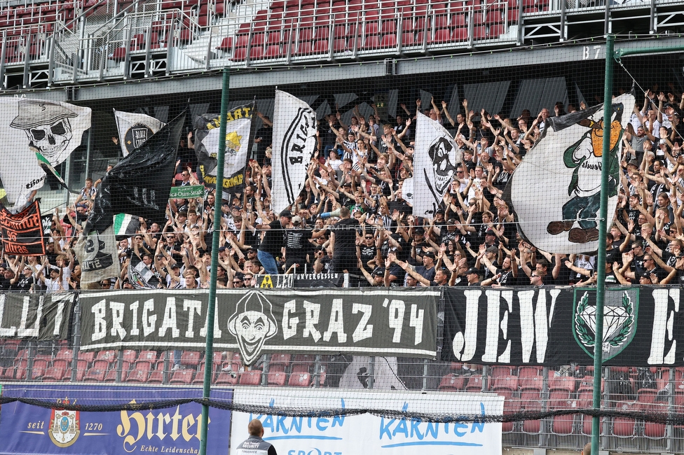 Klagenfurt - Sturm Graz
Oesterreichische Fussball Bundesliga, 8. Runde, SK Austria Klagenfurt - SK Sturm Graz, Woerthersee Stadion Wien, 11.09.2022. 

Foto zeigt Fans von Sturm
Schlüsselwörter: brigata