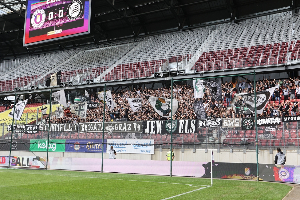 Klagenfurt - Sturm Graz
Oesterreichische Fussball Bundesliga, 8. Runde, SK Austria Klagenfurt - SK Sturm Graz, Woerthersee Stadion Wien, 11.09.2022. 

Foto zeigt Fans von Sturm
