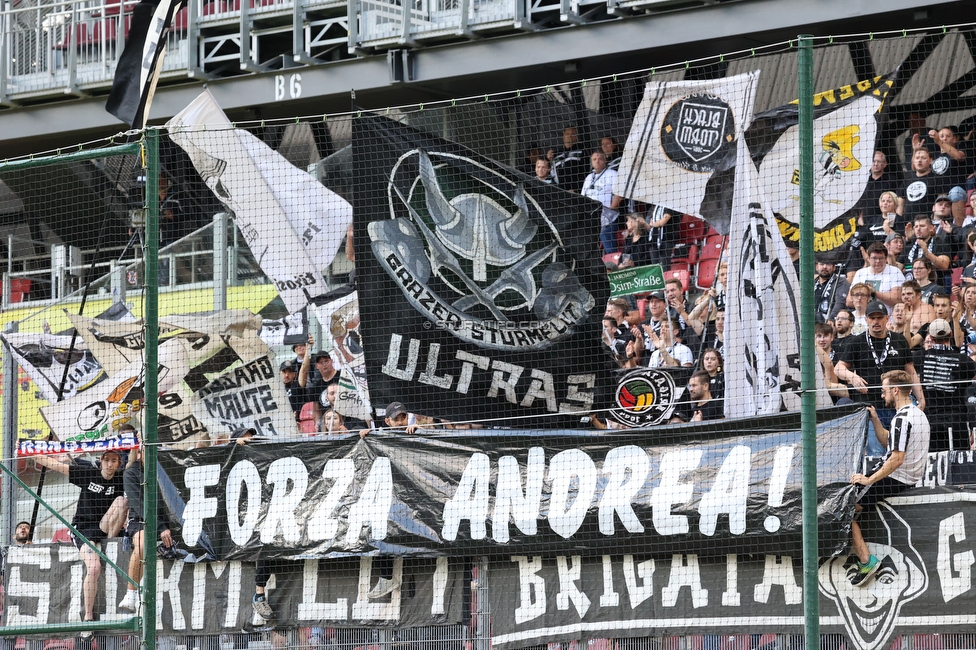 Klagenfurt - Sturm Graz
Oesterreichische Fussball Bundesliga, 8. Runde, SK Austria Klagenfurt - SK Sturm Graz, Woerthersee Stadion Wien, 11.09.2022. 

Foto zeigt Fans von Sturm mit einem Spruchband
Schlüsselwörter: sturmflut pisa