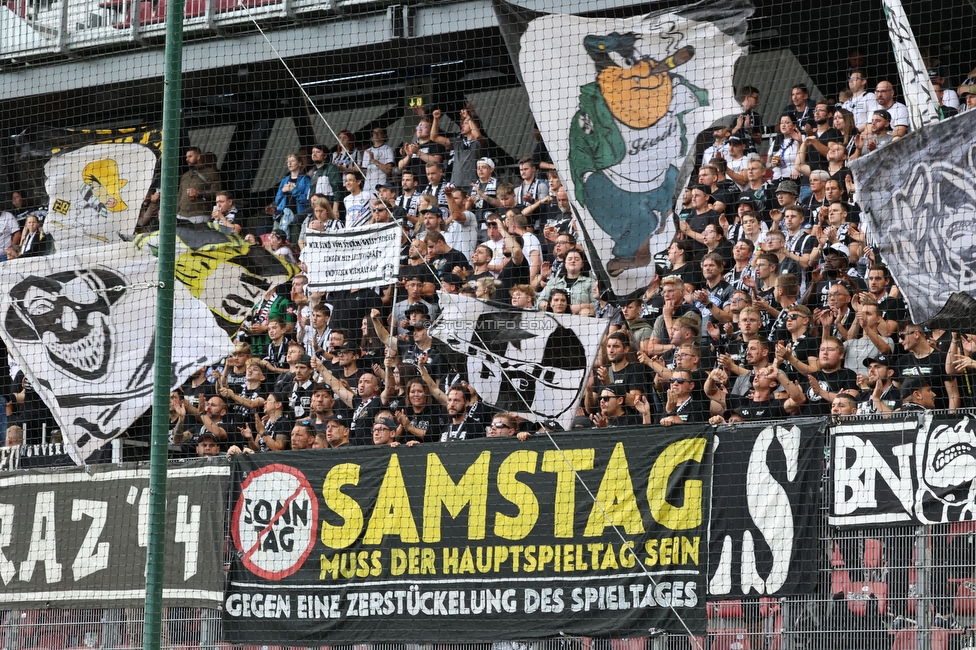 Klagenfurt - Sturm Graz
Oesterreichische Fussball Bundesliga, 8. Runde, SK Austria Klagenfurt - SK Sturm Graz, Woerthersee Stadion Wien, 11.09.2022. 

Foto zeigt Fans von Sturm mit einem Spruchband
Schlüsselwörter: samstag