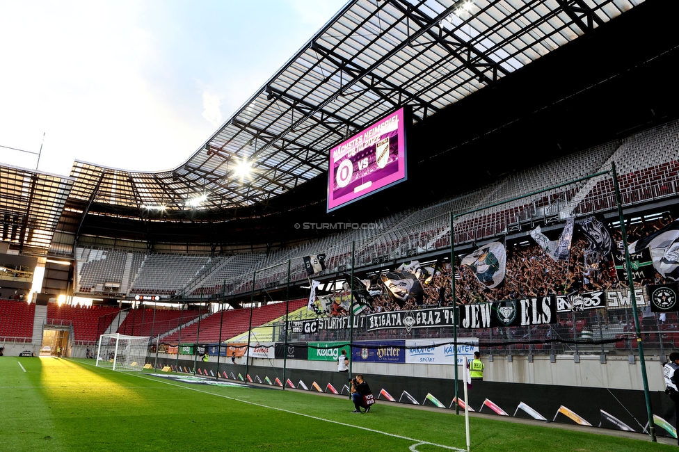 Klagenfurt - Sturm Graz
Oesterreichische Fussball Bundesliga, 8. Runde, SK Austria Klagenfurt - SK Sturm Graz, Woerthersee Stadion Wien, 11.09.2022. 

Foto zeigt Fans von Sturm
