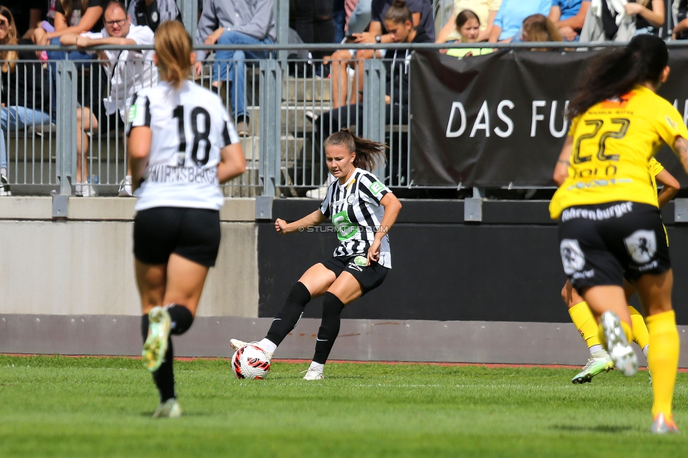 Sturm Damen - Altach/Vorderland
OEFB Frauen Bundesliga, 2. Runde, SK Sturm Graz Damen - SCR Altach / FFC Vorderland, Trainingszentrum Messendorf, 11.09.2022. 

Foto zeigt Annabel Schasching (Sturm Damen)
