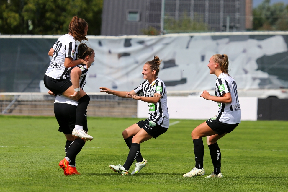 Sturm Damen - Altach/Vorderland
OEFB Frauen Bundesliga, 2. Runde, SK Sturm Graz Damen - SCR Altach / FFC Vorderland, Trainingszentrum Messendorf, 11.09.2022. 

Foto zeigt Julia Matuschewski (Sturm Damen), Annabel Schasching (Sturm Damen), Michela Croatto (Sturm Damen) und Anna Maria Wirnsberger (Sturm Damen)
