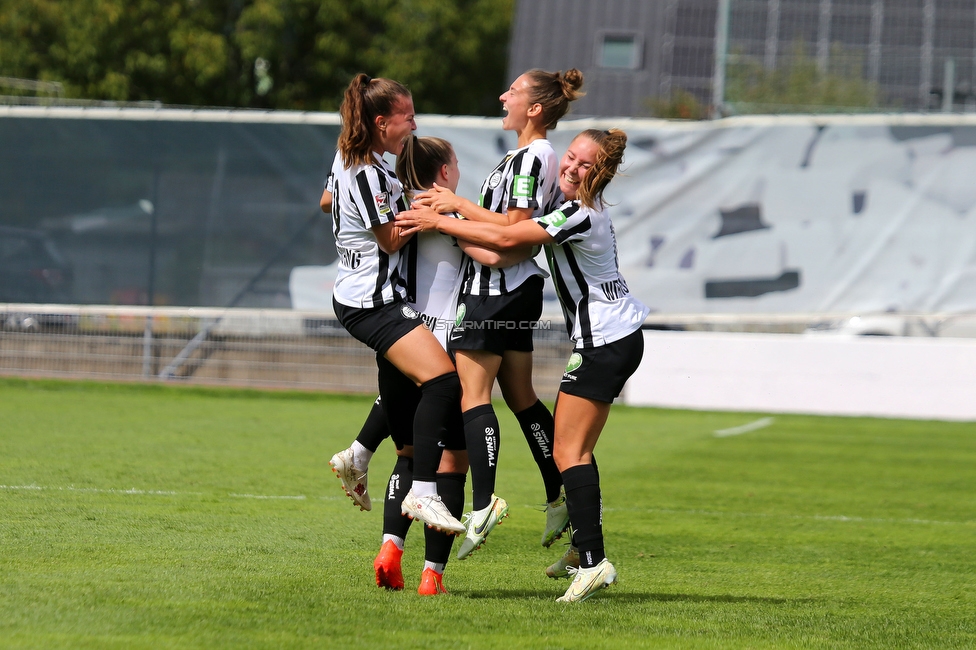 Sturm Damen - Altach/Vorderland
OEFB Frauen Bundesliga, 2. Runde, SK Sturm Graz Damen - SCR Altach / FFC Vorderland, Trainingszentrum Messendorf, 11.09.2022. 

Foto zeigt Julia Matuschewski (Sturm Damen), Annabel Schasching (Sturm Damen), Michela Croatto (Sturm Damen) und Anna Maria Wirnsberger (Sturm Damen)
