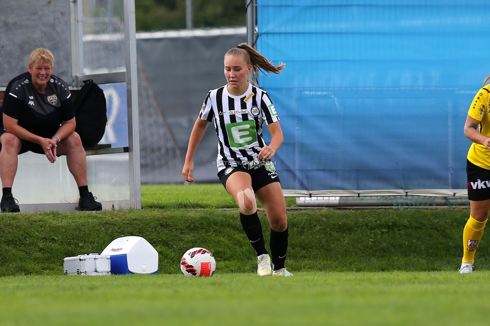 Sturm Damen - Altach/Vorderland
OEFB Frauen Bundesliga, 2. Runde, SK Sturm Graz Damen - SCR Altach / FFC Vorderland, Trainingszentrum Messendorf, 11.09.2022. 

Foto zeigt Annabel Schasching (Sturm Damen)
