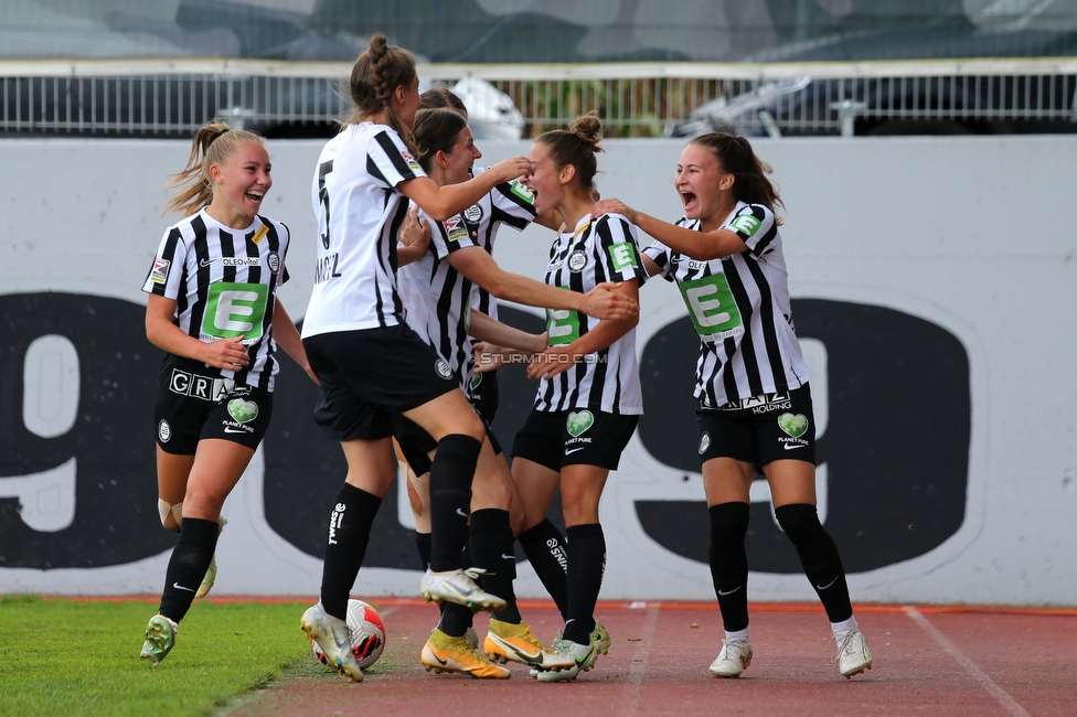 Sturm Damen - Altach/Vorderland
OEFB Frauen Bundesliga, 2. Runde, SK Sturm Graz Damen - SCR Altach / FFC Vorderland, Trainingszentrum Messendorf, 11.09.2022. 

Foto zeigt Anna Maria Wirnsberger (Sturm Damen), Michela Croatto (Sturm Damen), Leonie Christin Tragl (Sturm Damen) und Annabel Schasching (Sturm Damen)
