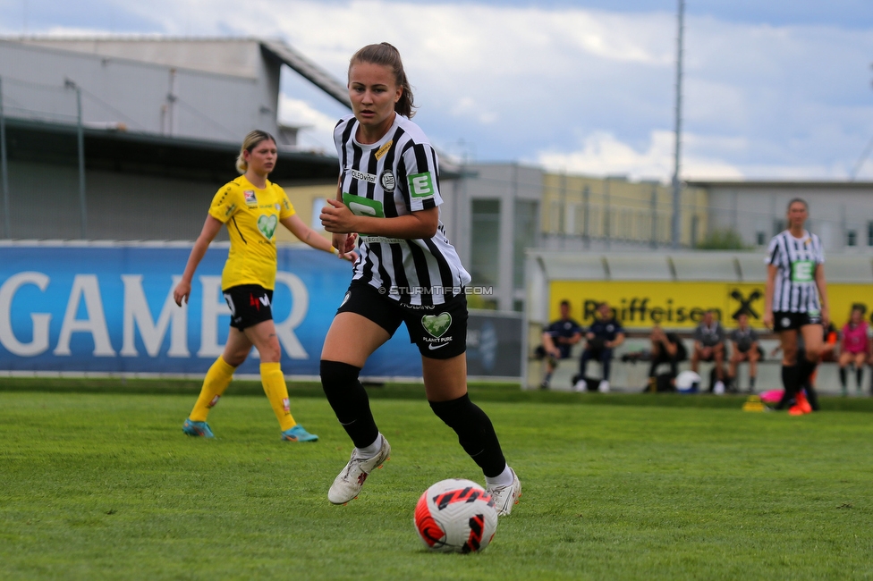 Sturm Damen - Altach/Vorderland
OEFB Frauen Bundesliga, 2. Runde, SK Sturm Graz Damen - SCR Altach / FFC Vorderland, Trainingszentrum Messendorf, 11.09.2022. 

Foto zeigt Annabel Schasching (Sturm Damen)
