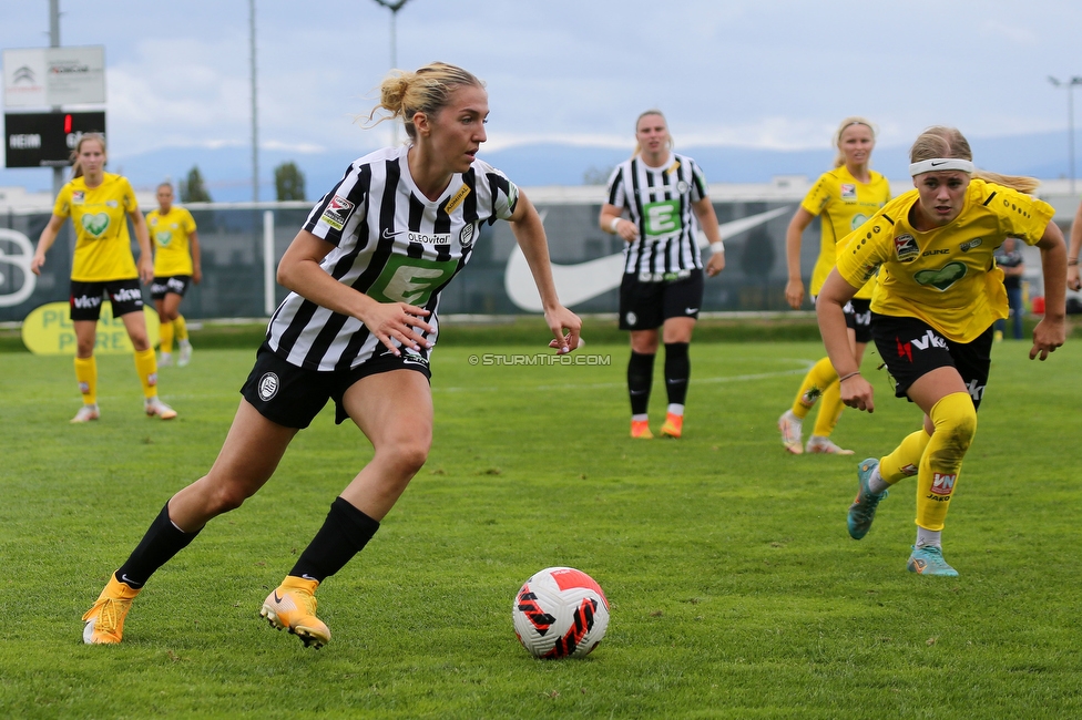 Sturm Damen - Altach/Vorderland
OEFB Frauen Bundesliga, 2. Runde, SK Sturm Graz Damen - SCR Altach / FFC Vorderland, Trainingszentrum Messendorf, 11.09.2022. 

Foto zeigt Modesta Uka (Sturm Damen)
