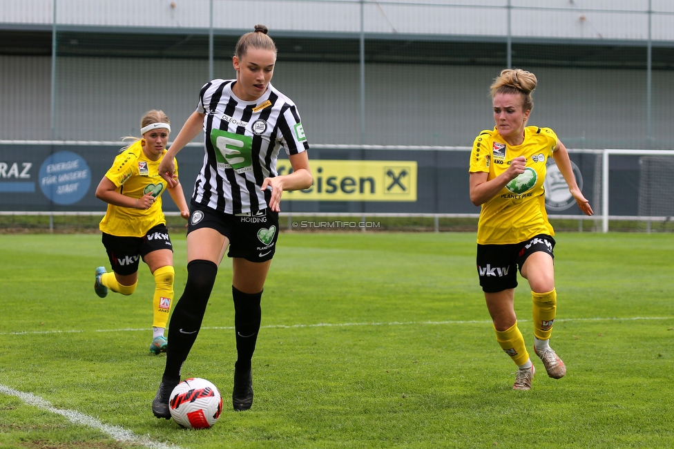 Sturm Damen - Altach/Vorderland
OEFB Frauen Bundesliga, 2. Runde, SK Sturm Graz Damen - SCR Altach / FFC Vorderland, Trainingszentrum Messendorf, 11.09.2022. 

Foto zeigt Merle Kirschstein (Sturm Damen)
