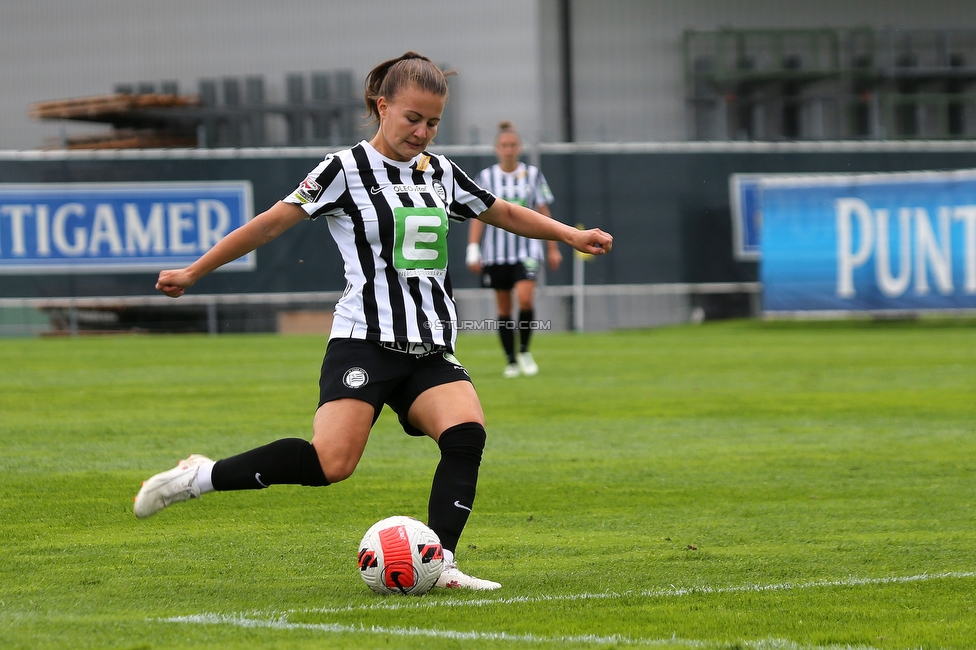 Sturm Damen - Altach/Vorderland
OEFB Frauen Bundesliga, 2. Runde, SK Sturm Graz Damen - SCR Altach / FFC Vorderland, Trainingszentrum Messendorf, 11.09.2022. 

Foto zeigt Annabel Schasching (Sturm Damen)
