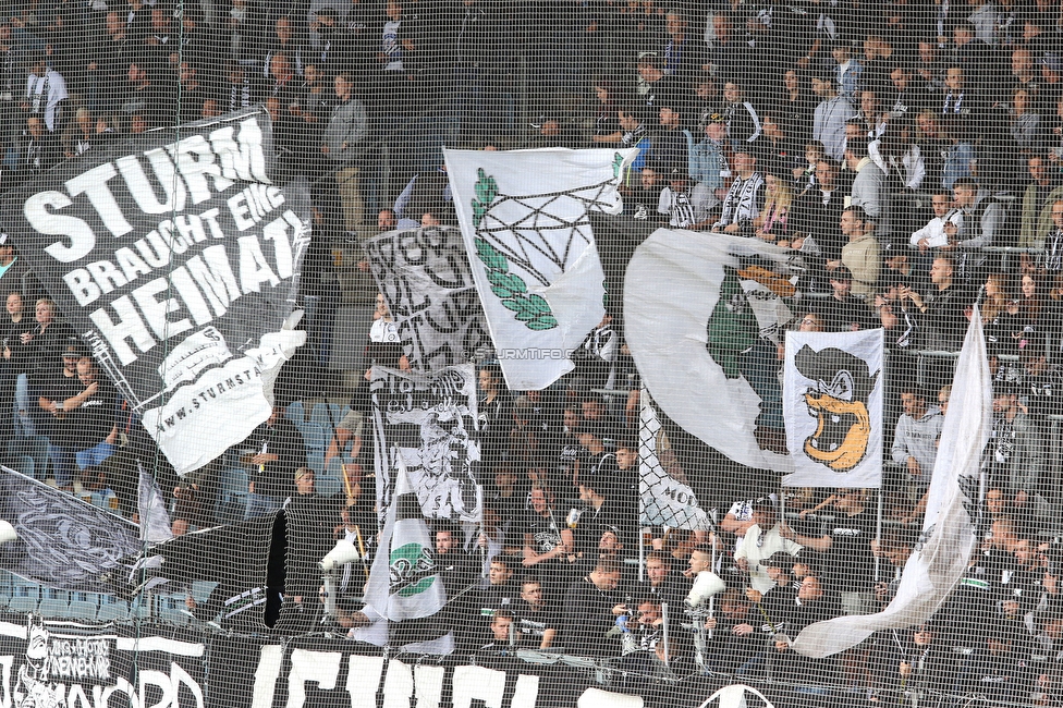 Sturm Graz - Austria Lustenau
Oesterreichische Fussball Bundesliga, 9. Runde, SK Sturm Graz - Austria Lustenau, Stadion Liebenau Graz, 18.09.2022. 

Foto zeigt Fans von Sturm
Schlüsselwörter: jewels