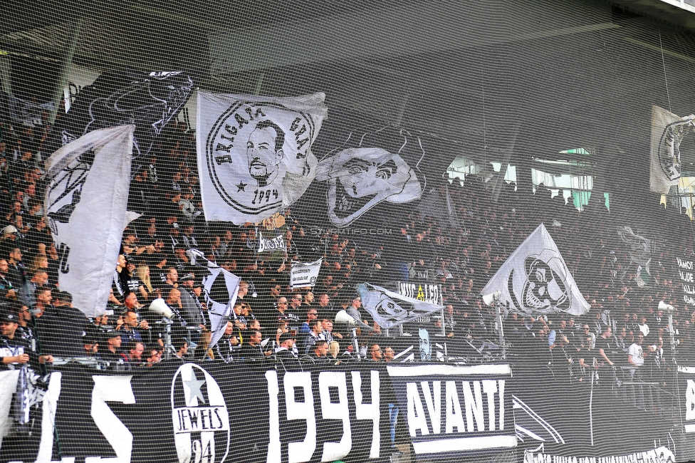 Sturm Graz - Austria Lustenau
Oesterreichische Fussball Bundesliga, 9. Runde, SK Sturm Graz - SC Austria Lustenau, Stadion Liebenau Graz, 18.09.2022. 

Foto zeigt Fans von Sturm
Schlüsselwörter: brigata