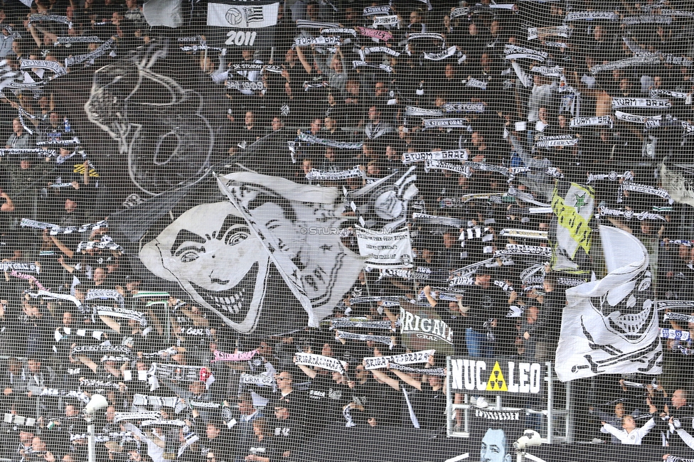 Sturm Graz - Austria Lustenau
Oesterreichische Fussball Bundesliga, 9. Runde, SK Sturm Graz - SC Austria Lustenau, Stadion Liebenau Graz, 18.09.2022. 

Foto zeigt Fans von Sturm mit Schals
Schlüsselwörter: schals brigata