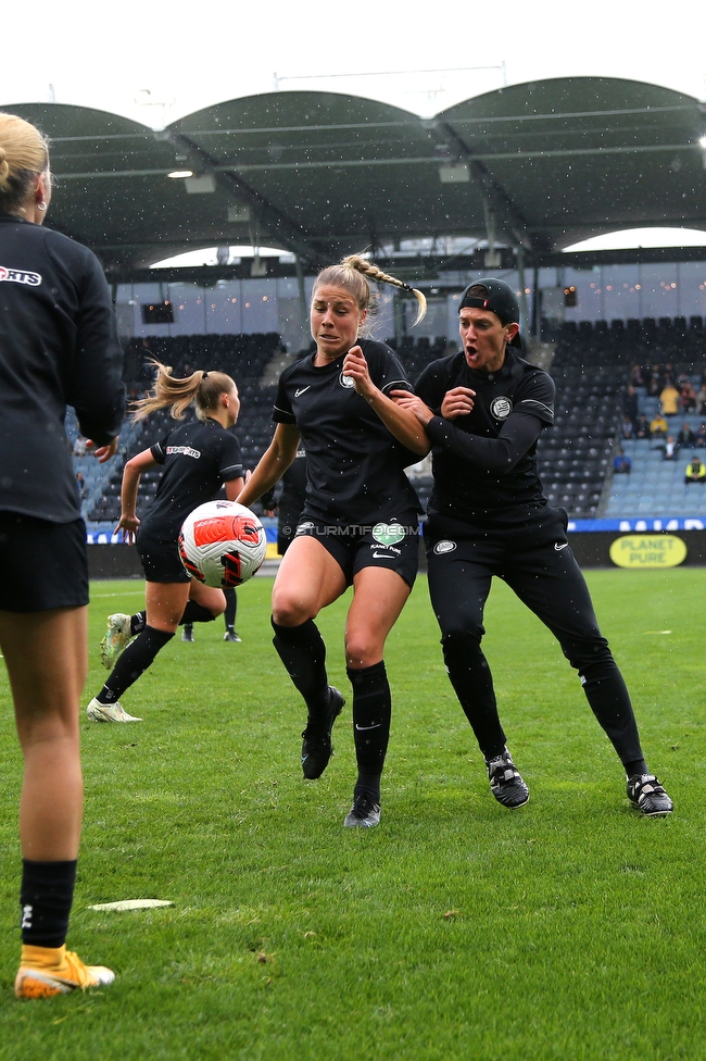 Sturm Damen - Austria Wien
OEFB Frauen Bundesliga, 4. Runde, SK Sturm Graz Damen - FK Austria Wien, Stadion Liebenau Graz, 25.09.2022. 

Foto zeigt Sophia Bertolo (Sturm Damen) und Emily Cancienne (Assistenz Trainer Sturm Damen)
