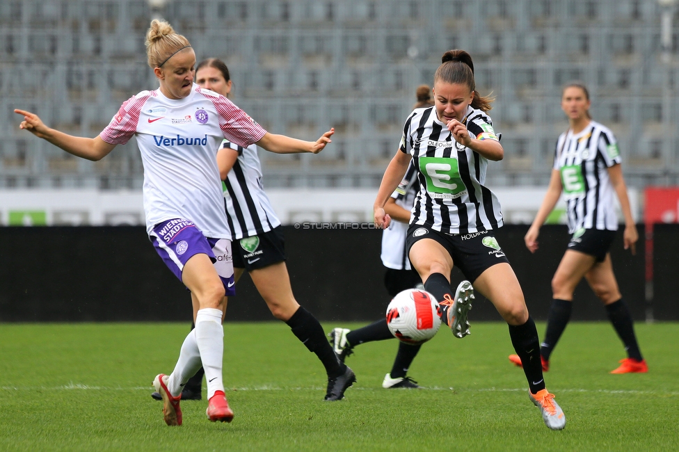 Sturm Damen - Austria Wien
OEFB Frauen Bundesliga, 4. Runde, SK Sturm Graz Damen - FK Austria Wien, Stadion Liebenau Graz, 25.09.2022. 

Foto zeigt Annabel Schasching (Sturm Damen)
