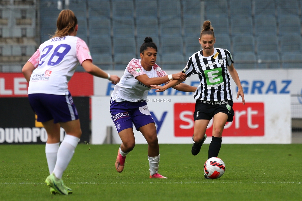 Sturm Damen - Austria Wien
OEFB Frauen Bundesliga, 4. Runde, SK Sturm Graz Damen - FK Austria Wien, Stadion Liebenau Graz, 25.09.2022. 

Foto zeigt Michela Croatto (Sturm Damen)
