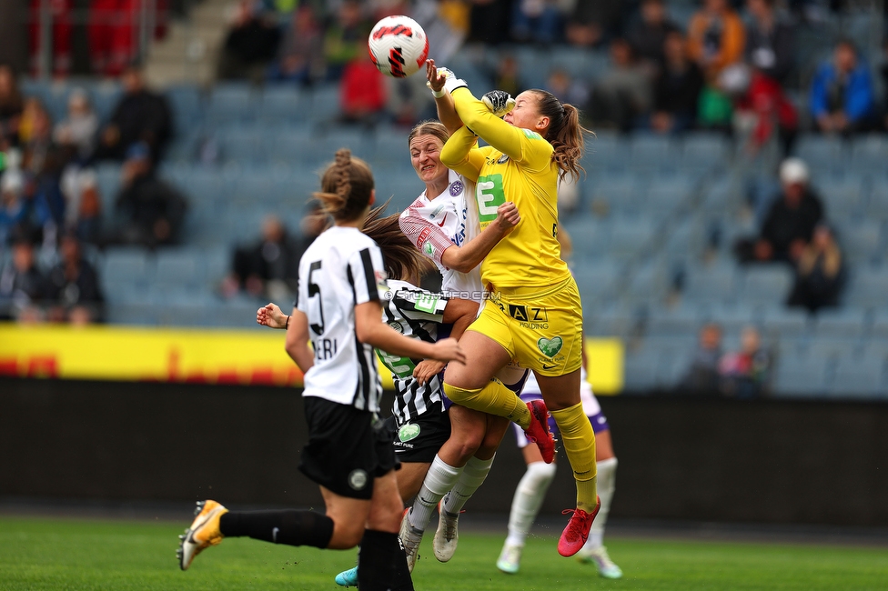 Sturm Damen - Austria Wien
OEFB Frauen Bundesliga, 4. Runde, SK Sturm Graz Damen - FK Austria Wien, Stadion Liebenau Graz, 25.09.2022. 

Foto zeigt Mariella El Sherif (Sturm Damen) und Julia Magerl (Sturm Damen)
